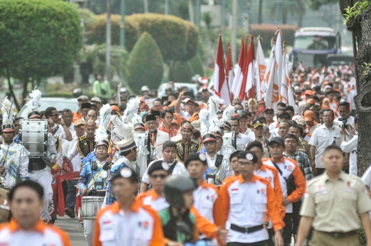 Diiringi Kemeriahan Pawai dan Massa Pendukung, PKS Daftarkan 580 Bacaleg ke KPU