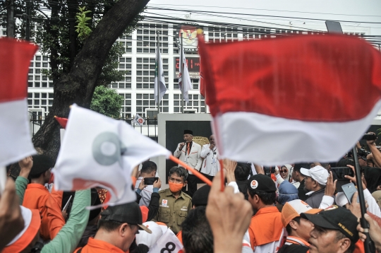 Diiringi Kemeriahan Pawai dan Massa Pendukung, PKS Daftarkan 580 Bacaleg ke KPU