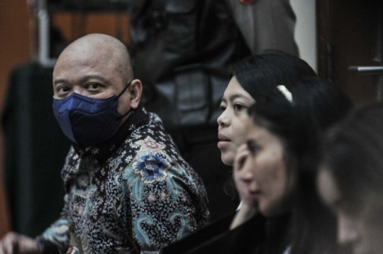 Senyum Tipis Teddy Minahasa Jelang Sidang Vonis Kasus Narkoba