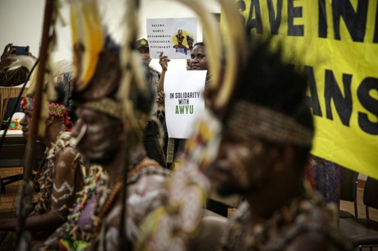 Bawa Panah hingga Tombak, Suku Awyu Papua Datangi Komnas HAM