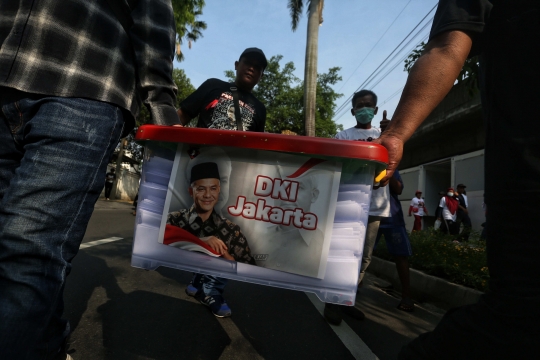 Aksi Long March Relawan Dukung Pemenangan Ganjar Pranowo di Pilpres 2024