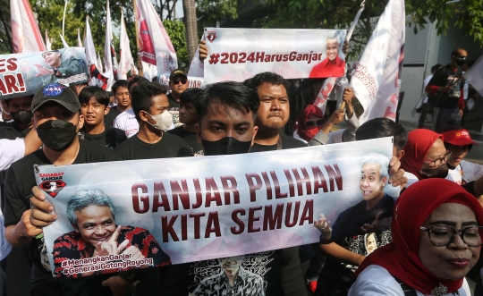 Aksi Long March Relawan Dukung Pemenangan Ganjar Pranowo di Pilpres 2024