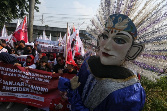 Aksi Long March Relawan Dukung Pemenangan Ganjar Pranowo di Pilpres 2024