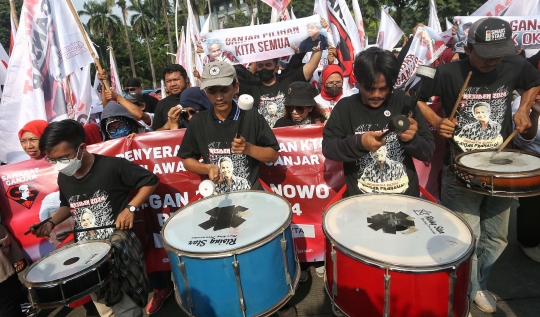 Aksi Long March Relawan Dukung Pemenangan Ganjar Pranowo di Pilpres 2024