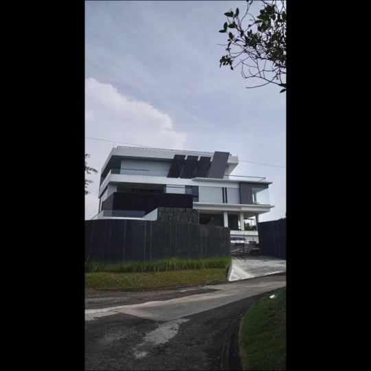 Hampir Rampung, ini 6 Potret Rumah Baru Verrell Bramasta yang Elegan dan Modern