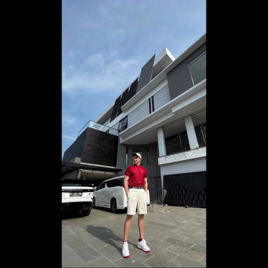 Hampir Rampung, ini 6 Potret Rumah Baru Verrell Bramasta yang Elegan dan Modern
