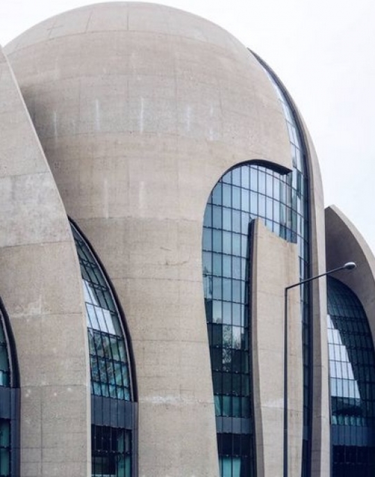 Penampakan Masjid Köln Terbesar di Jerman, Punya Bentuk Bangunan Unik