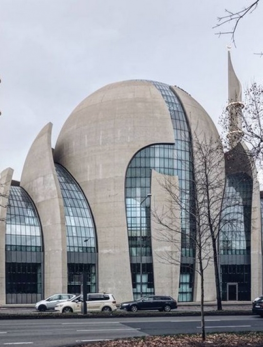 Penampakan Masjid Köln Terbesar di Jerman, Punya Bentuk Bangunan Unik