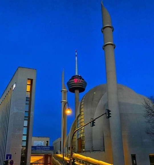 Penampakan Masjid Köln Terbesar di Jerman, Punya Bentuk Bangunan Unik