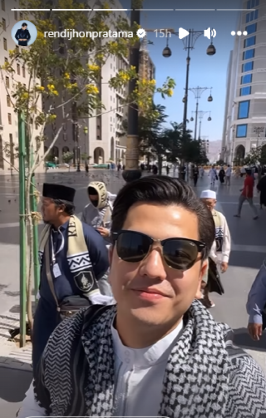Bikin Pangling, Ini Penampilan Glenca Chysara saat Ibadah Umrah bareng Suami