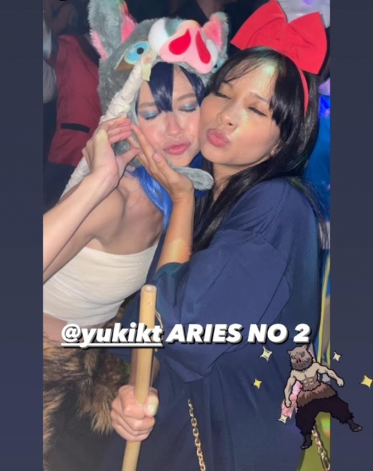 Potret Yuki Kato Cosplay Jadi Inosuke di Aries Party, Pakai Sendal Jepit Jadi Omongan