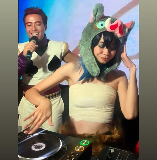 Potret Yuki Kato Cosplay Jadi Inosuke di Aries Party, Pakai Sendal Jepit Jadi Omongan