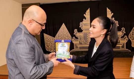 Potret Yuni Shara Rayakan Hut Paud Miliknya, Ada Maia Estianty dan Irwan Mussry