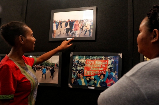 Mengenang 25 Tahun Reformasi Lewat 250 Karya Foto Sejarah Kerusuhan 98