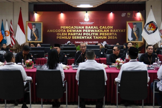 TGB hingga Yusuf Mansur Dampingi Hary Tanoe Serahkan Berkas Bacaleg Perindo ke KPU