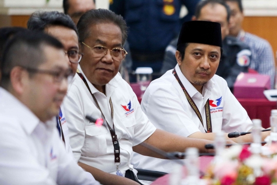 TGB hingga Yusuf Mansur Dampingi Hary Tanoe Serahkan Berkas Bacaleg Perindo ke KPU