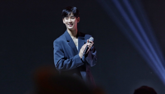 Aktor Drakor Kim Soo Hyun Menyapa Penggemar di Indonesia