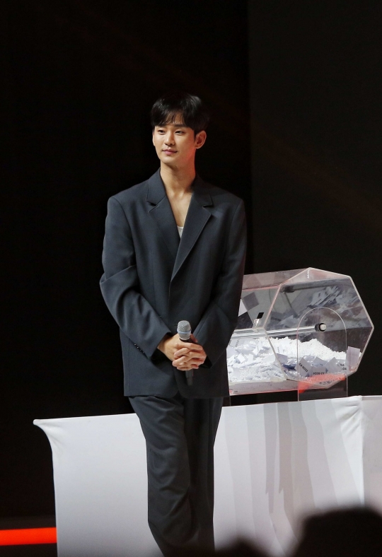 Aktor Drakor Kim Soo Hyun Menyapa Penggemar di Indonesia