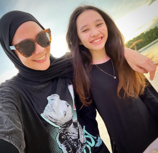 Penampilan Kana Sybilla Anak Zaskia Adya Mecca Lepas Hijab, Cantik & Bikin Pangling