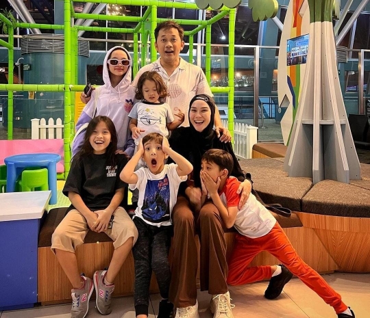 Penampilan Kana Sybilla Anak Zaskia Adya Mecca Lepas Hijab, Cantik & Bikin Pangling