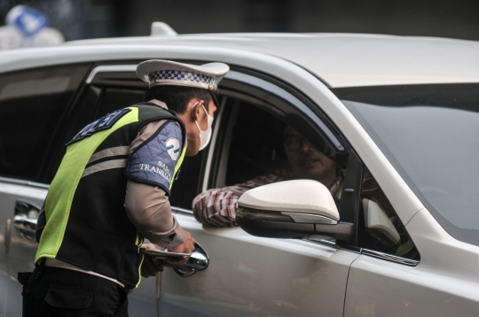 Tilang Manual Kembali Diberlakukan di Jakarta, Pemotor Banyak Terjaring