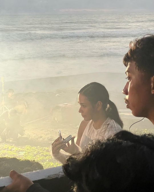 Potret Mesra Nicholas Saputra dengan Adina Wirasti, Netizen 'Aku Kira Prewed'