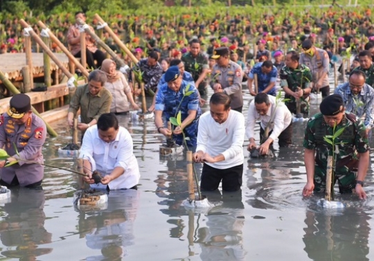 Jokowi Nyemplung Bareng Prabowo, Ada Pasukan Elite Kopassus-Kopasgat TNI AU