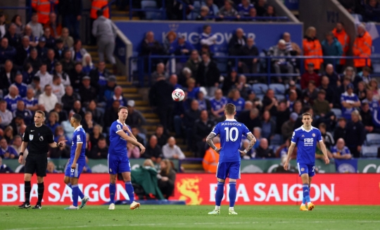 Permalukan Tuan Rumah, Liverpool Gasak Habis Leicester City 3-0