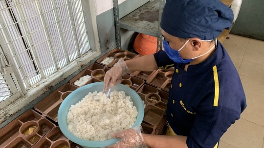 Potret Kesibukan Para Koki Rutan di Garut Siapkan Makan untuk Para Tahanan