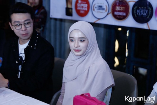 Potret Inara Rusli Mantap Melepas Cadarnya, Wajah Cantik Bak Bidadari Buat Melongo