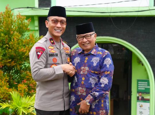 Untuk Memperkuat Pondasi diri, Wakapolda Banten Silaturahmi & Sungkem Ke Ulama