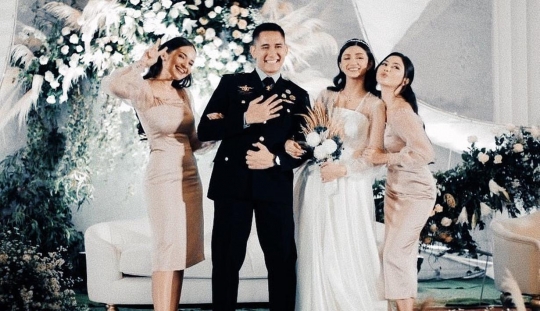 Foto Enzy Storia, Jessica Mila, Furry Citra Giliran Bridesmaid Buat Satu Sama Lain