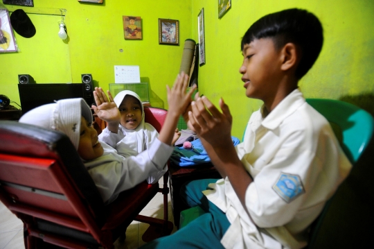 Potret Semangat Anak Kembar Siam di Garut Bercita-cita Ingin Jadi Dokter