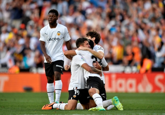 Momen Valencia Paksa Real Madrid Menyerah di Mestalla