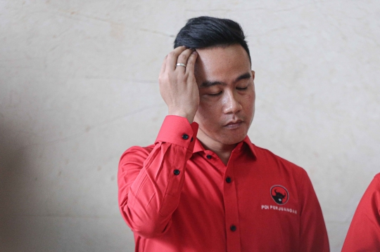 Ketegangan Wajah Gibran Usai Klarifikasi Soal Prabowo di Markas PDIP