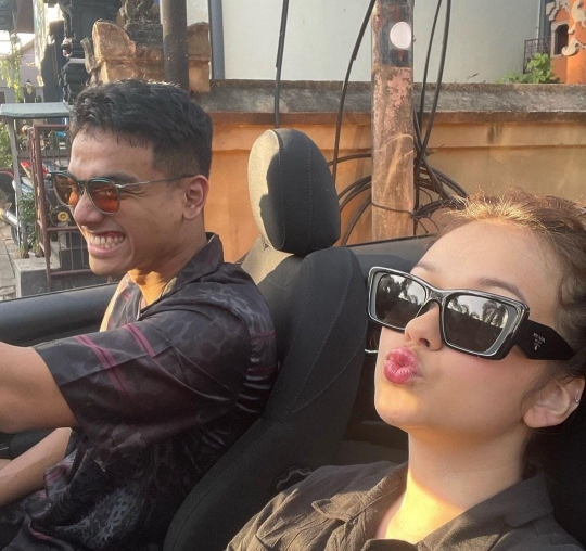 Foto Potret Rebecca Klopper Dan Fadly Faisal Yang Gaya Pacarannya