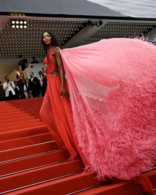 10 Supermodel Tampil Anggun di Karpet Merah Festival Film Cannes 2023