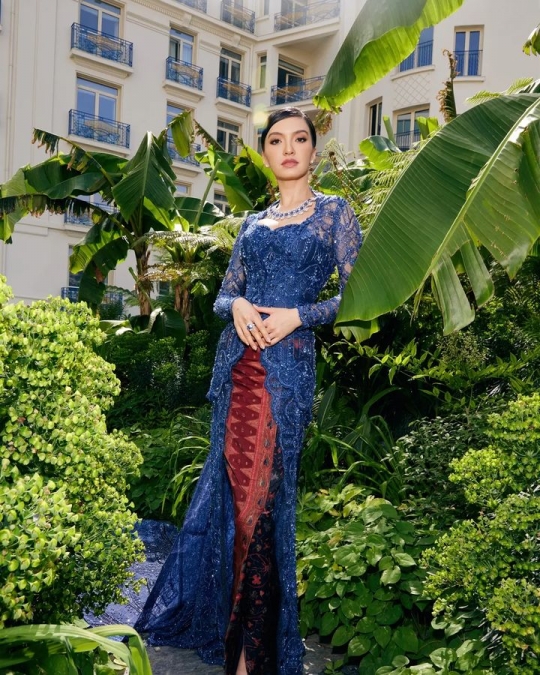 Foto Tampil Pakai Kebaya Ini Potret Raline Shah Hadir Di Ajang