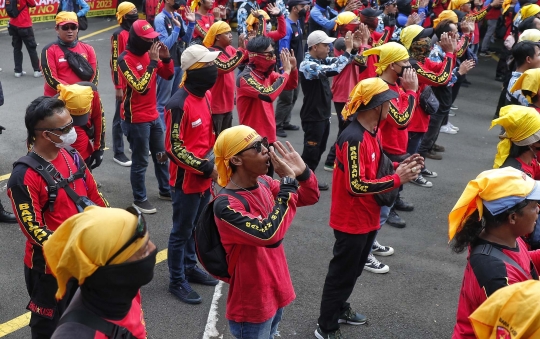 Massa Buruh Geruduk Kemenaker, Tolak Aturan Pemotongan Upah 25 Persen