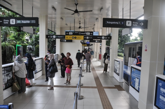 Wajah Baru Halte Transjakarta Dukuh Atas 2