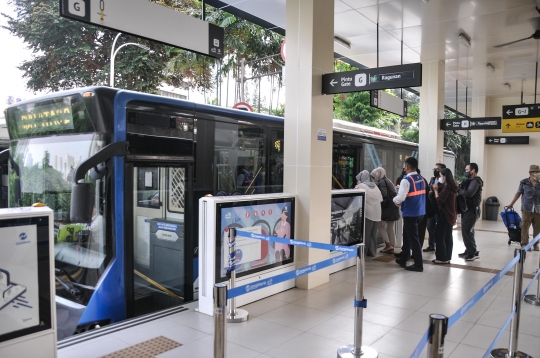 Wajah Baru Halte Transjakarta Dukuh Atas 2