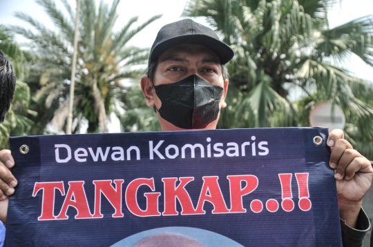 Aksi Massa Sumbawa Barat Tuntut Dewan Komisaris Medco Ditangkap