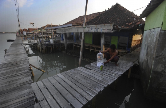 Derita Warga Timbulsloko, Dulu Tinggal di Daratan Kering Kini Terkepung Air Laut