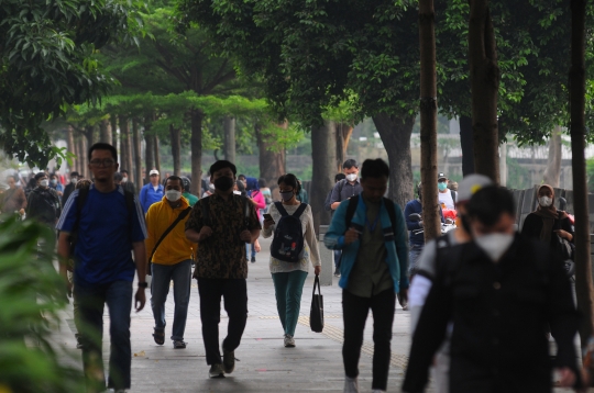 Pemprov DKI Godok Aturan Pembagian Jam Kerja untuk Atasi Macet