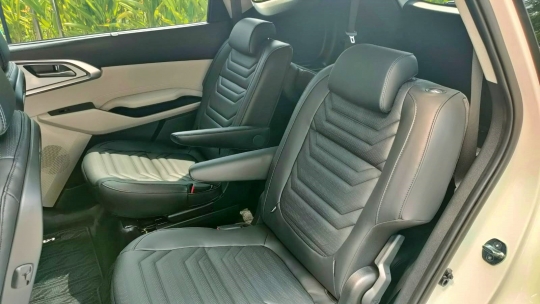 Mobil Keluarga New Kia Carens Tampil Semakin Menarik dengan Captain Seat