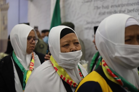 Kedatangan 390 Jemaah Haji Kloter 1 Indonesia di Madinah