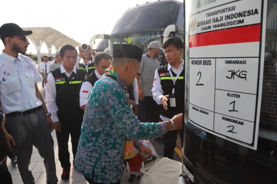 Kedatangan 390 Jemaah Haji Kloter 1 Indonesia di Madinah