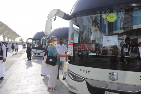 Kedatangan 390 Jemaah Haji Kloter 1 Indonesia di Madinah