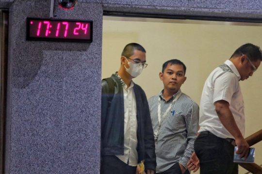 Dadan Tri Yudianto diperiksa terkait kasus dugaan jual beli perkara di Mahkamah Agung.
