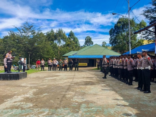 Potret Sangar Pasukan TNI-Polri Bersenjata Lengkap Siaga di Papua Pegunungan